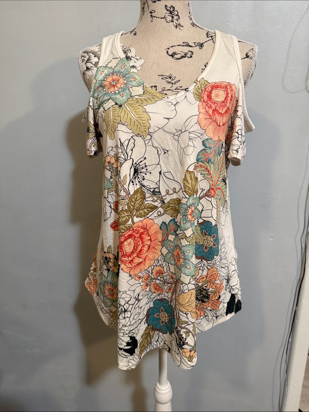 gaze Cream Floral Cold-Shoulder Tank with Coral & Teal Blooms